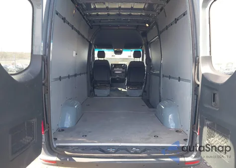 2023 Mercedes-Benz Sprinter 2500 Standard Roof 4-Cyl Gas z USA, uszkodzony, nr VIN W1W40BHY2PT137204